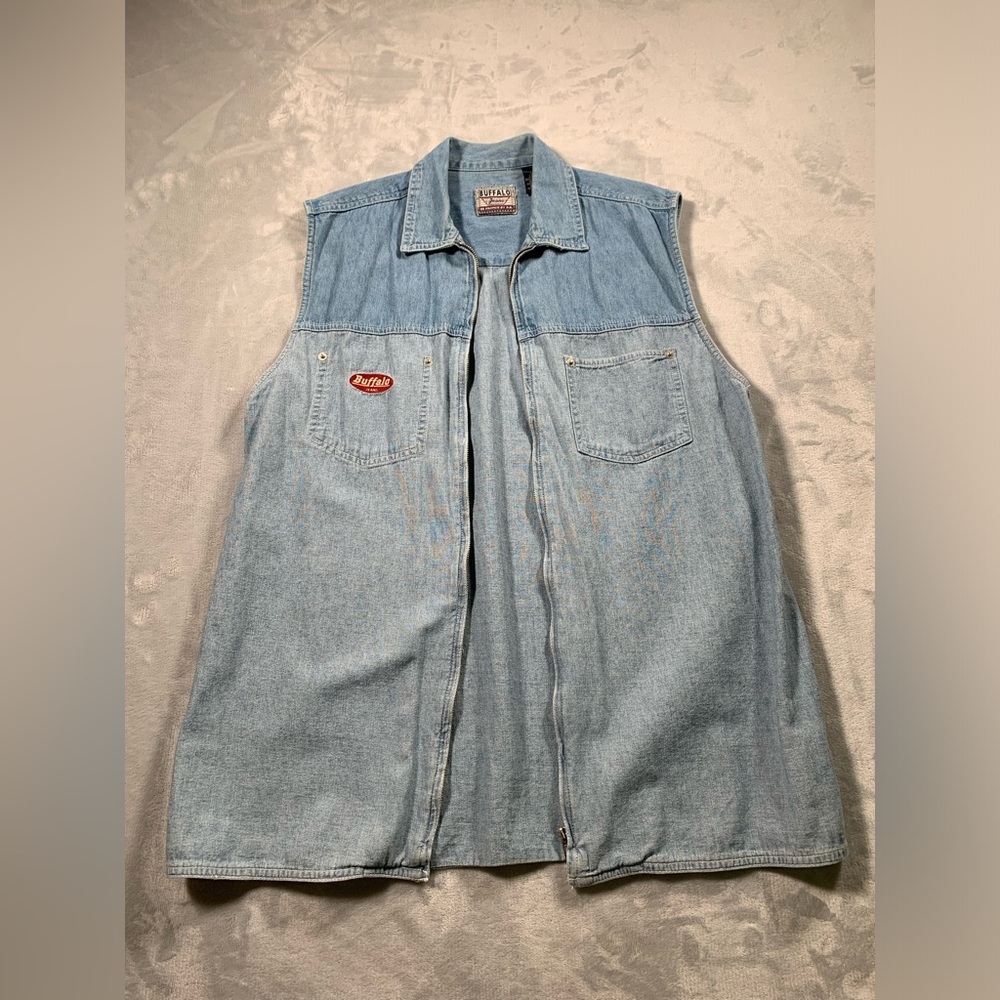 Buffalo jeans Light Blue Denim Vest
8/10
Size: large